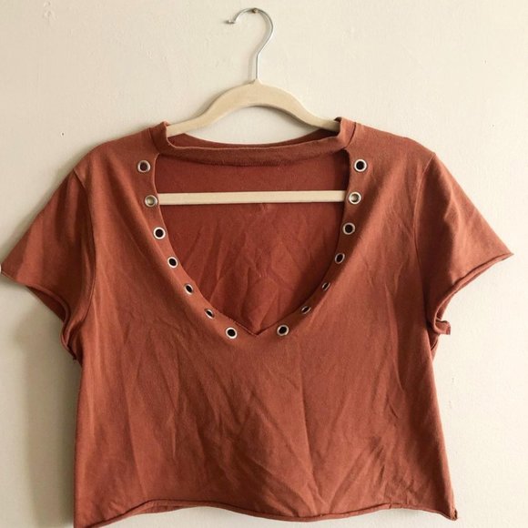 burgundy crop - Picture 3 of 3